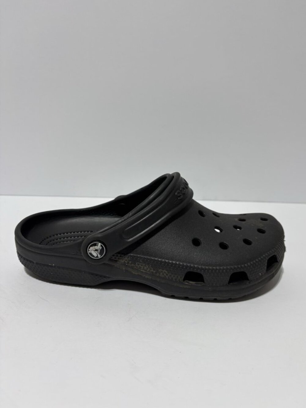 Crocs Women’s Classic Slip-On Clogs Black, Size 8